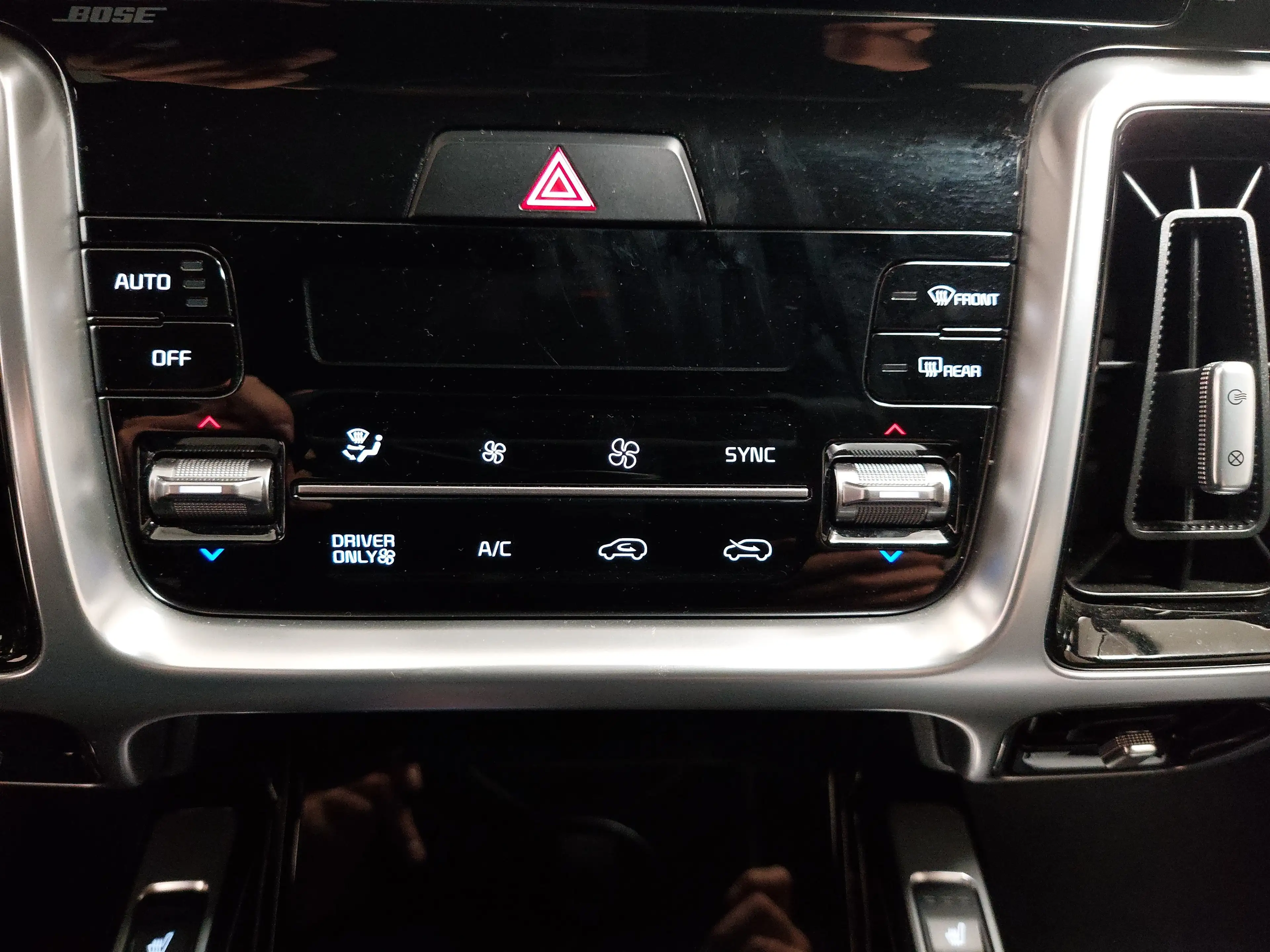 Kia Sorento — photo 15
