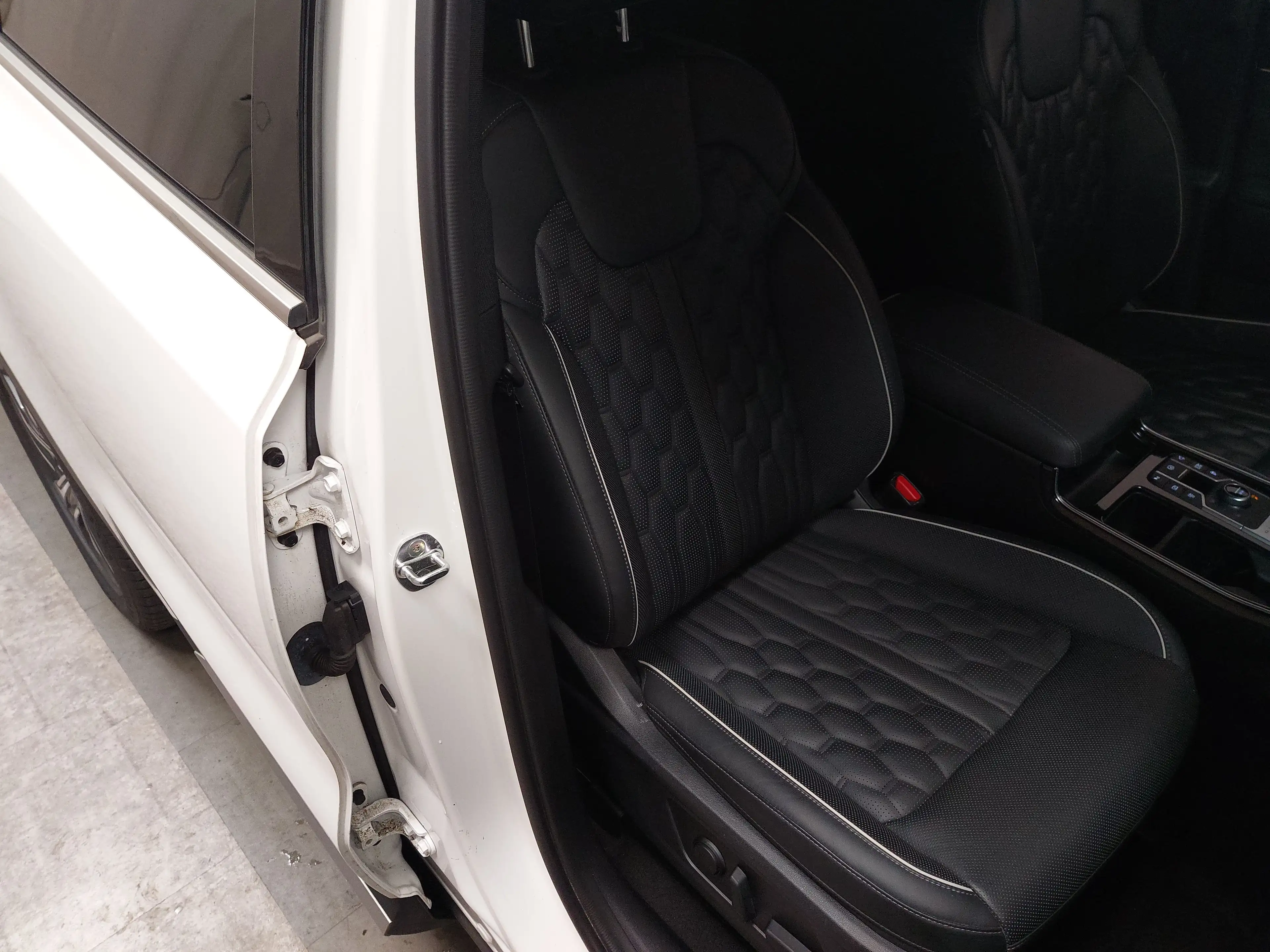 Kia Sorento — photo 10