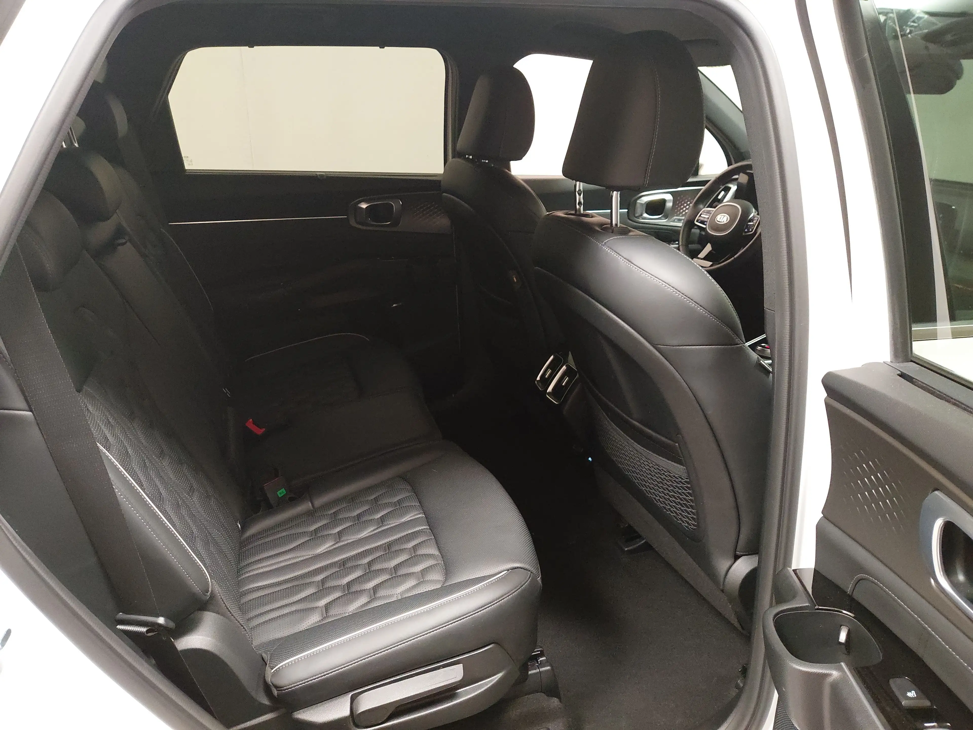 Kia Sorento — photo 12