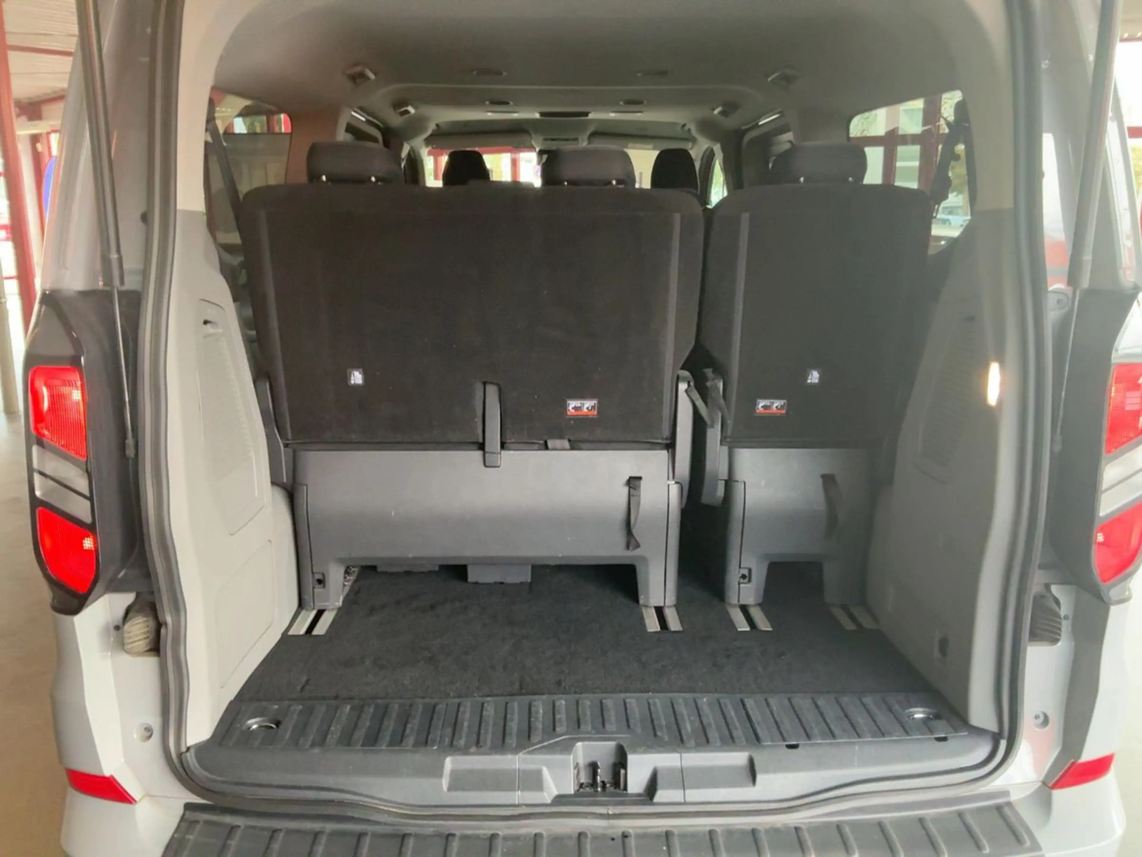 Ford Tourneo Custom 320 L2 Titanium Automatik SHZ Cam — photo 4