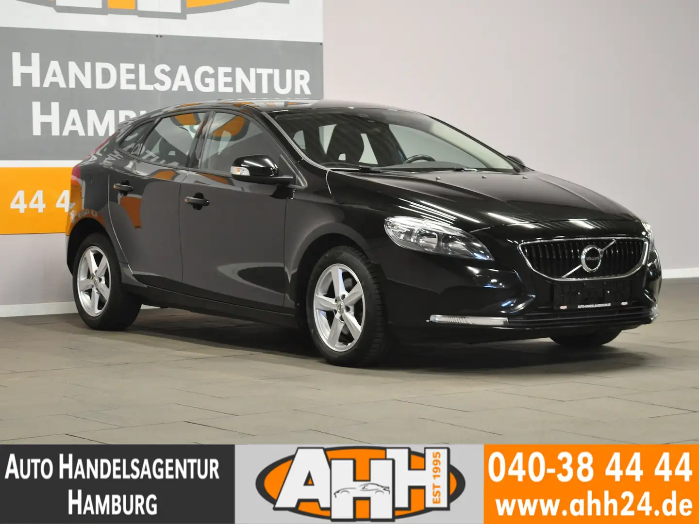 Volvo V40 KINETEC LED|TEMPOMAT|AUDIO HIGH PERFORMANCE Nero - 2