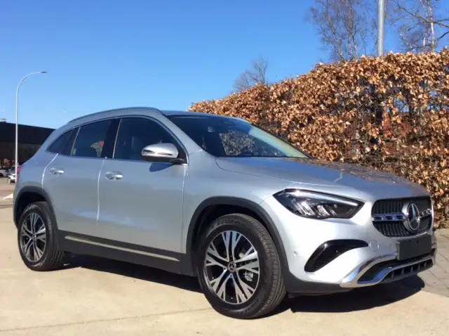 Mercedes-Benz GLA 180 Camera * Elektr koffer * Facelift * 3j waarborg