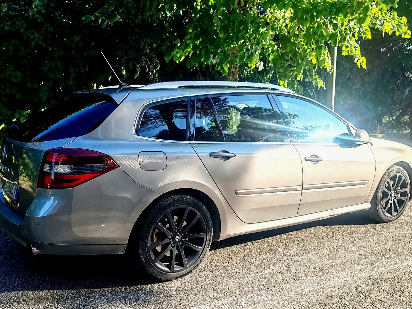 Renault Laguna SporTour 2.0 dci 4Control esm 175cv proactive - 2
