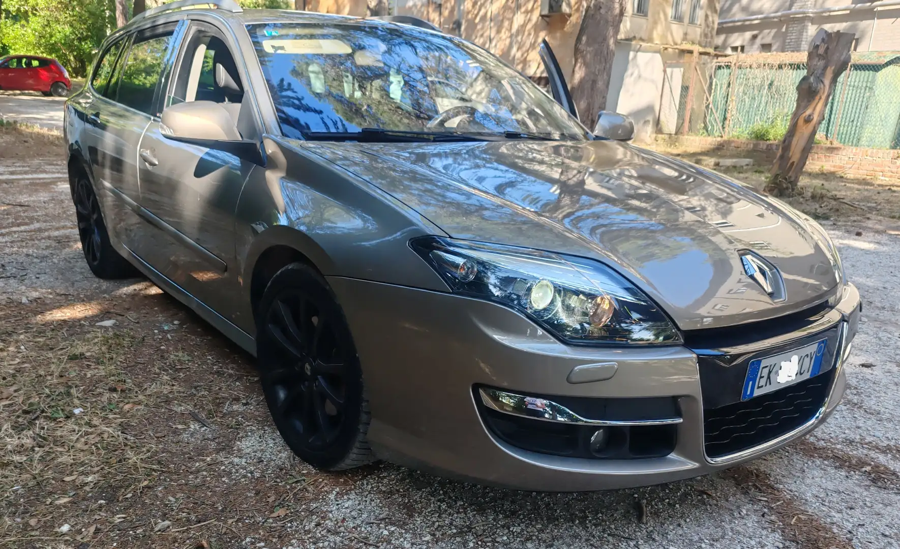 Renault Laguna SporTour 2.0 dci 4Control esm 175cv proactive - 1