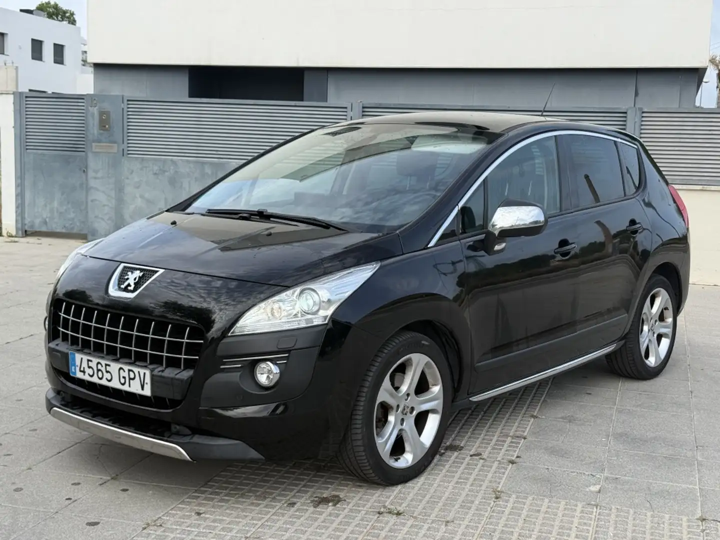 Peugeot 3008 1.6 THP Sport Pack 156 Schwarz - 1