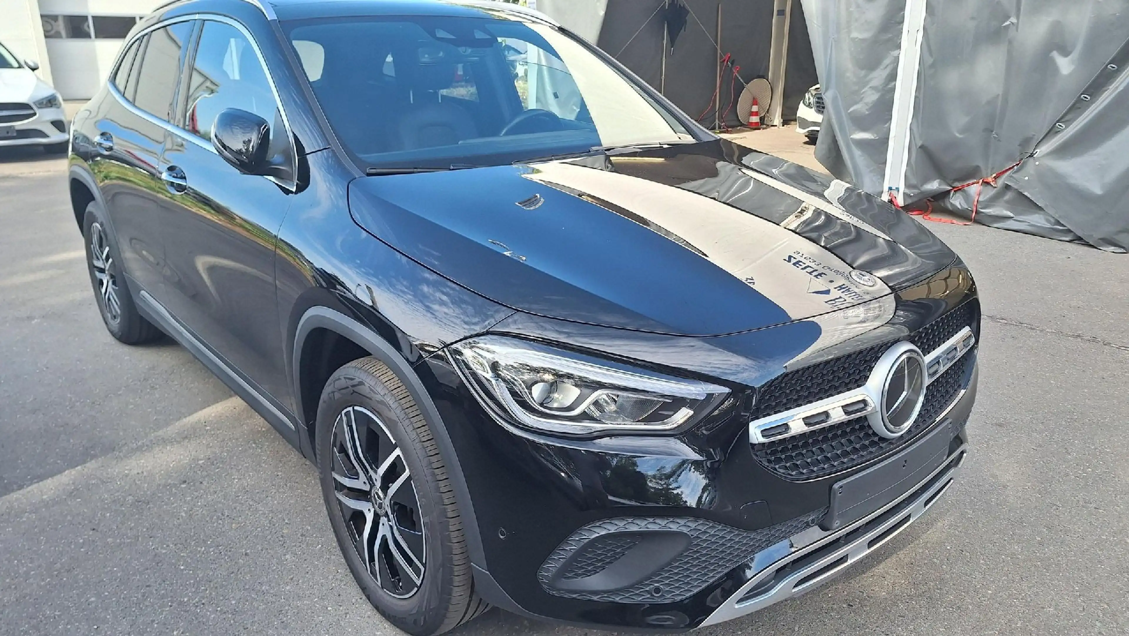 Mercedes-Benz G GLA 250e LED AHK Pano ACC Kamera Sound — photo 2