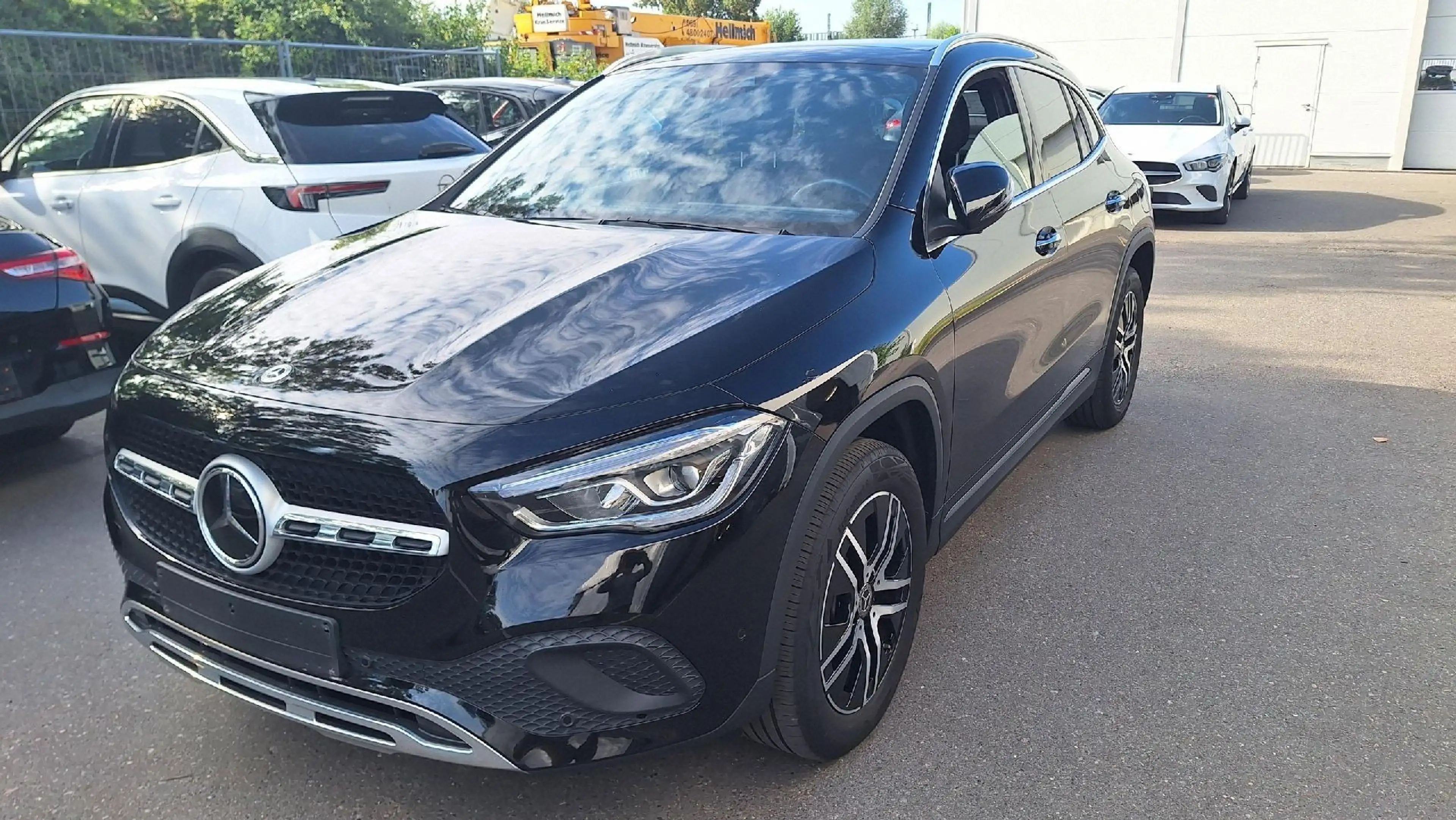 Mercedes-Benz G GLA 250e LED AHK Pano ACC Kamera Sound