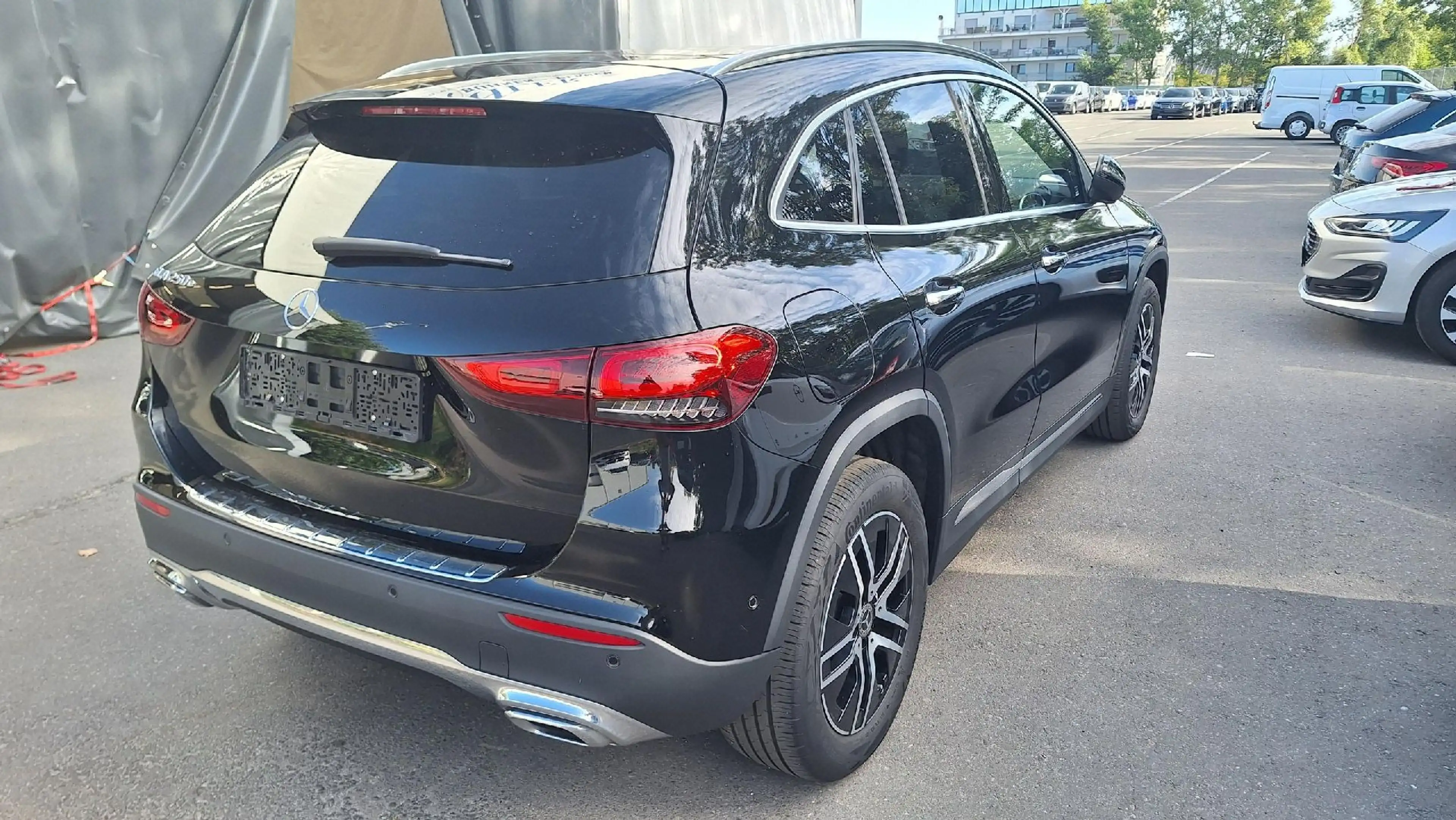 Mercedes-Benz G GLA 250e LED AHK Pano ACC Kamera Sound — photo 4