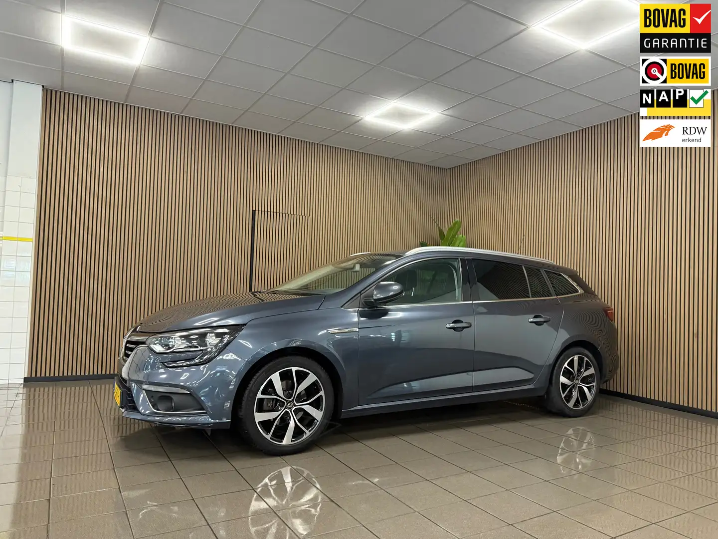 Renault Megane Estate 1.3 TCe Bose * Automaat / Trekhaak / Camera Grijs - 1