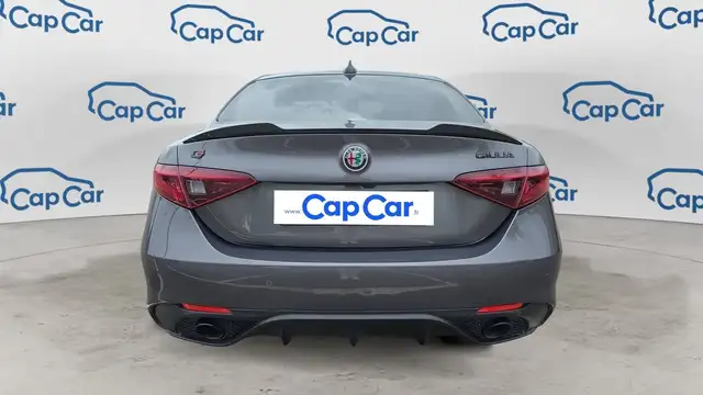 Alfa Romeo Giulia view 3