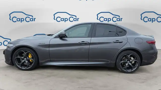 Alfa Romeo Giulia view 2