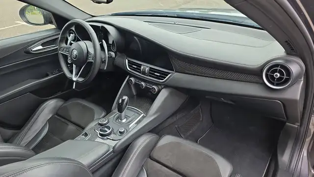 Alfa Romeo Giulia view 10