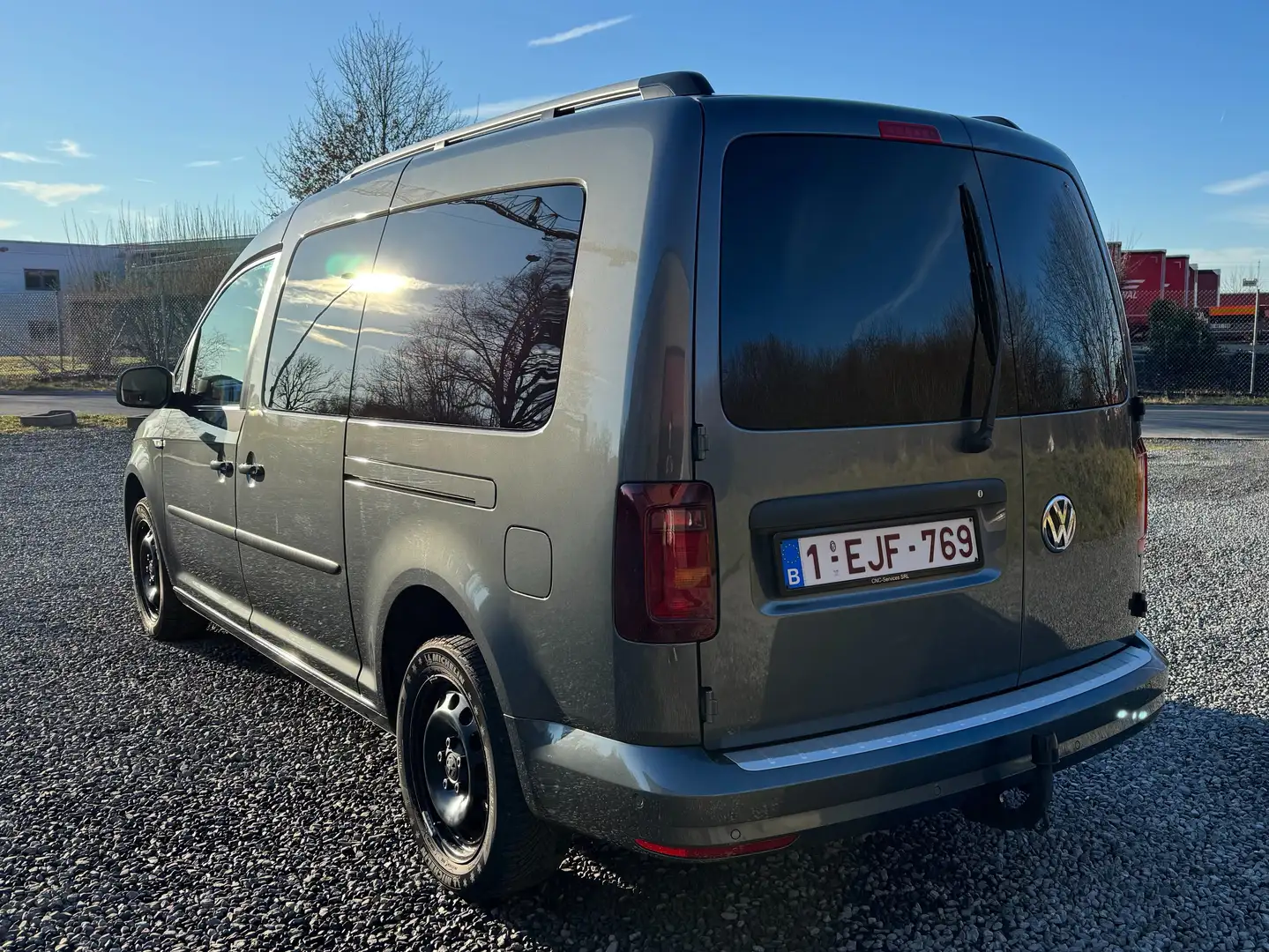 Volkswagen Caddy Caddy Maxi 2.0 TDi SCR Maxi Dark&Cool Gris - 1