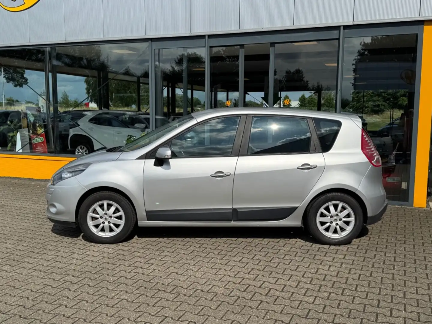 Renault Scenic 1.4 TCe Business - navi - sensoren - trekhaak Grijs - 2