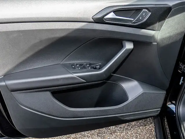 Volkswagen T-Cross view 13