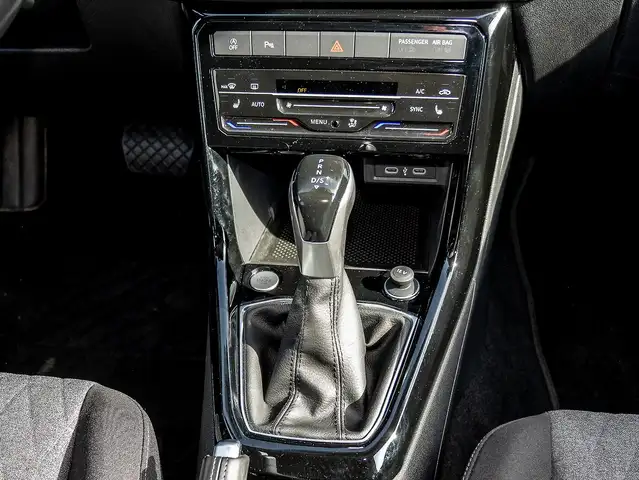 Volkswagen T-Cross view 8