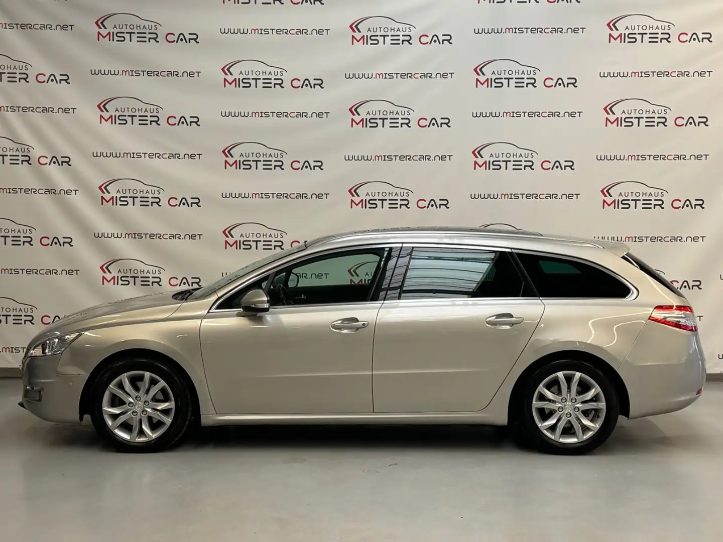Peugeot 508 SW Allure PANO/AHK/KEY/LEDER/PDC/SHZ/ALU Grau - 2