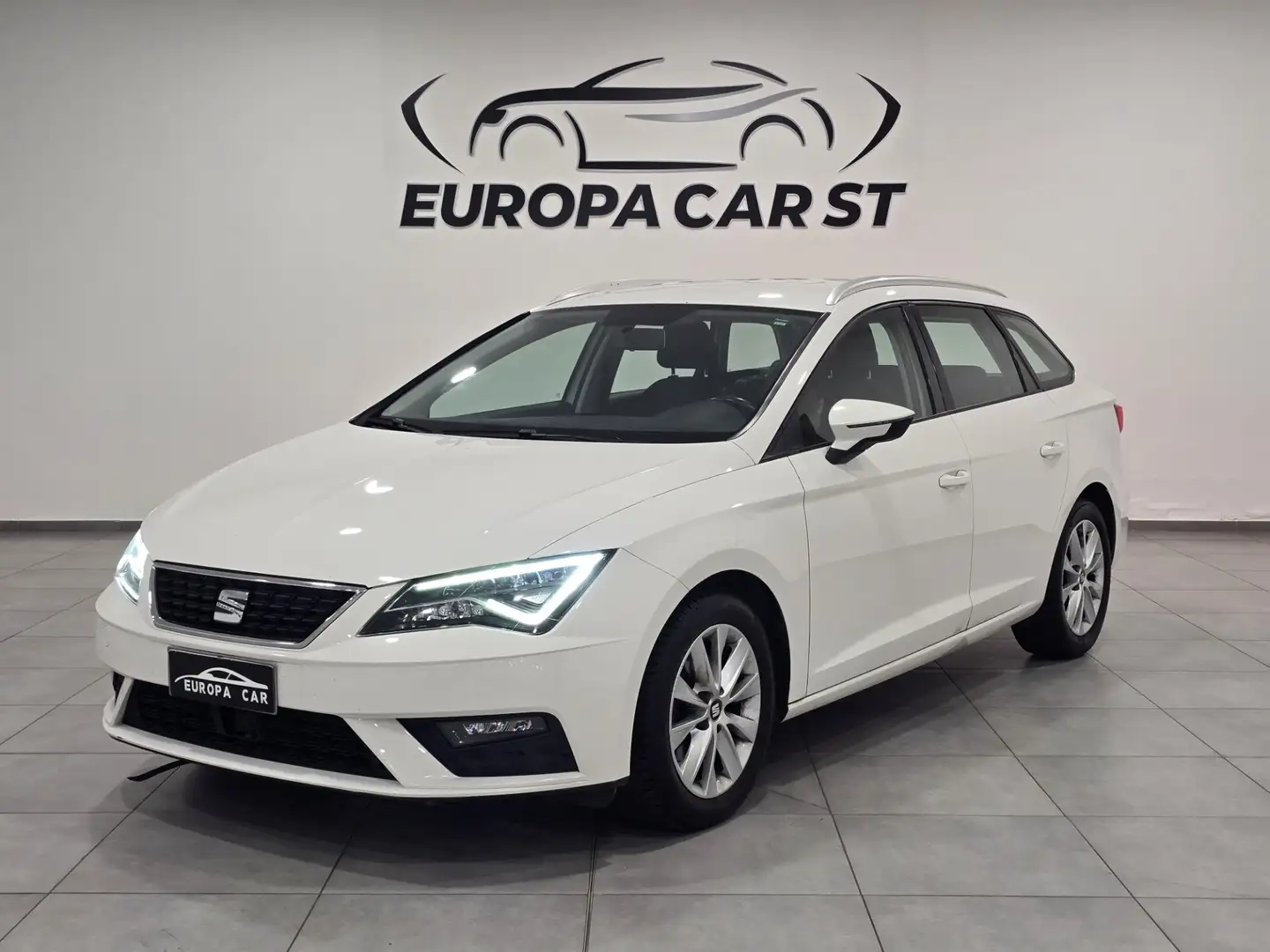 SEAT Leon 1.6 TDI 115 CV ST Bianco - 1