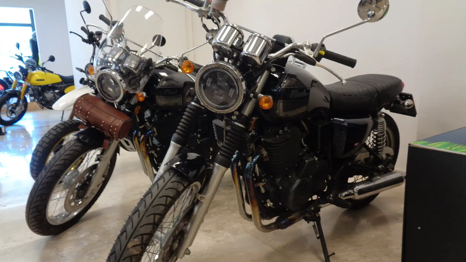 Mash Six Hundred 650 Classic euro 5 Blu/Azzurro - 1
