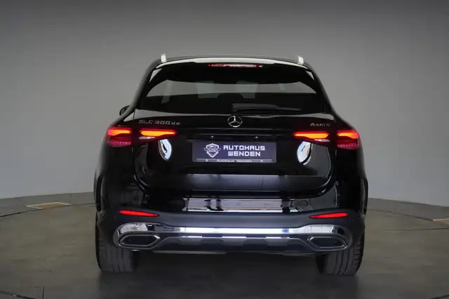 Mercedes-Benz 300 view 4