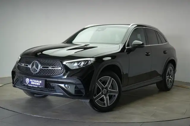 Mercedes-Benz 300 view 3