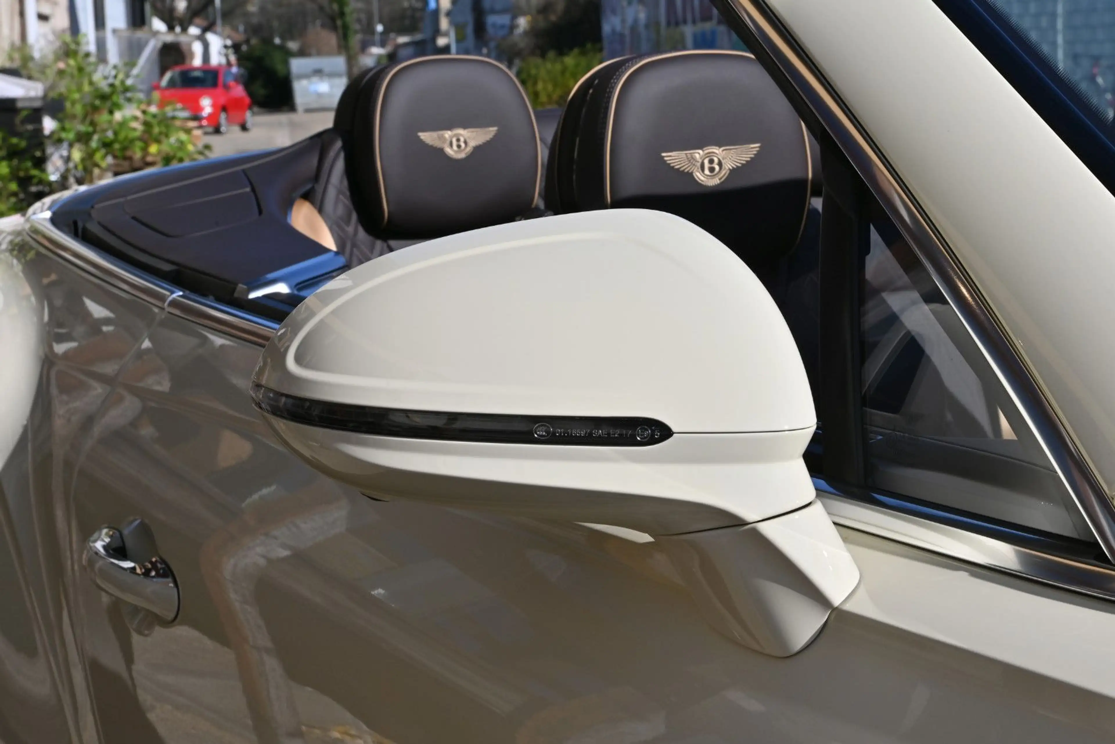 Bentley Continental GTC GTC V8 Azure/Voll!Neuwagen mit TZ!Einzelstück! — photo 2