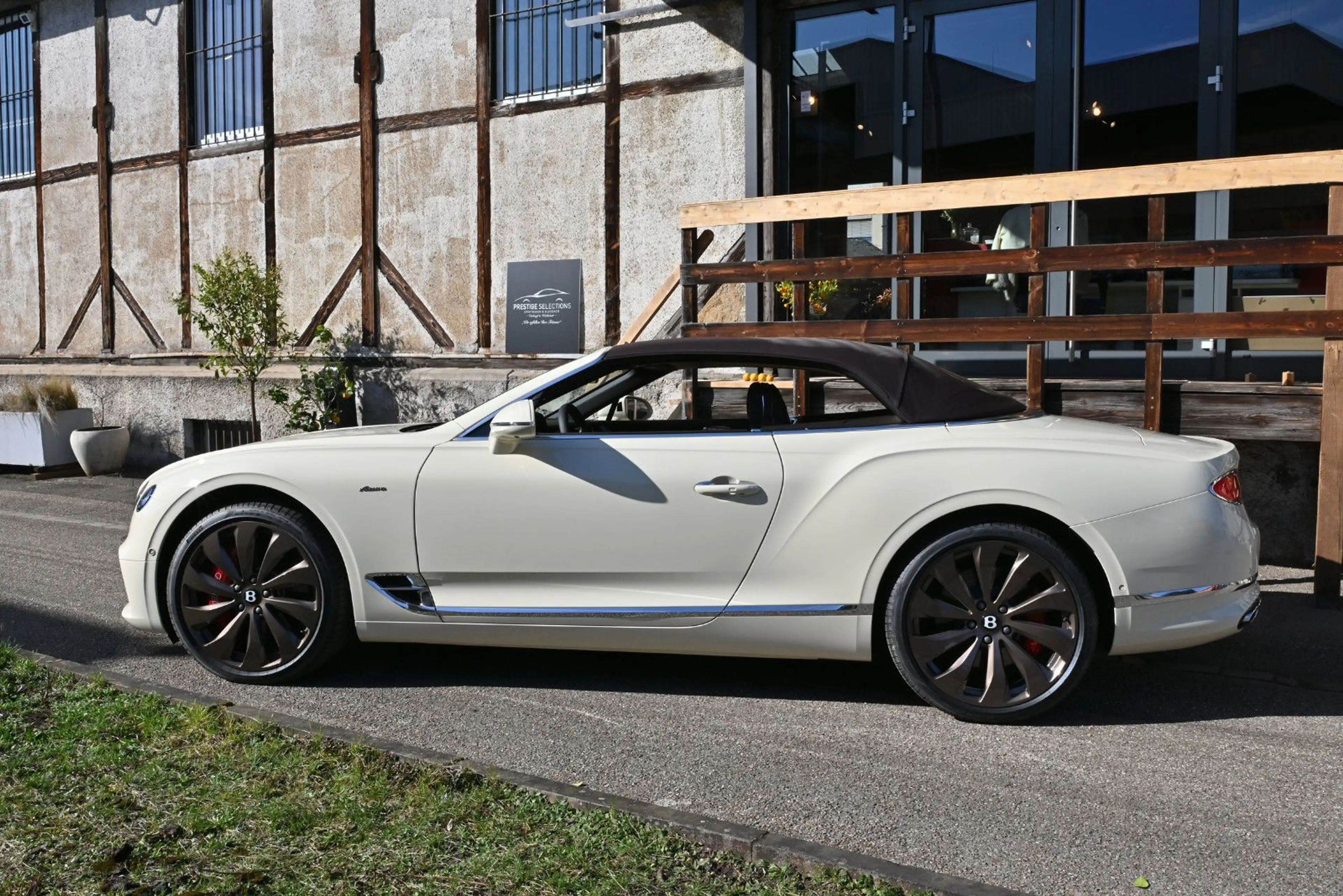 Bentley Continental GTC GTC V8 Azure/Voll!Neuwagen mit TZ!Einzelstück! — photo 12