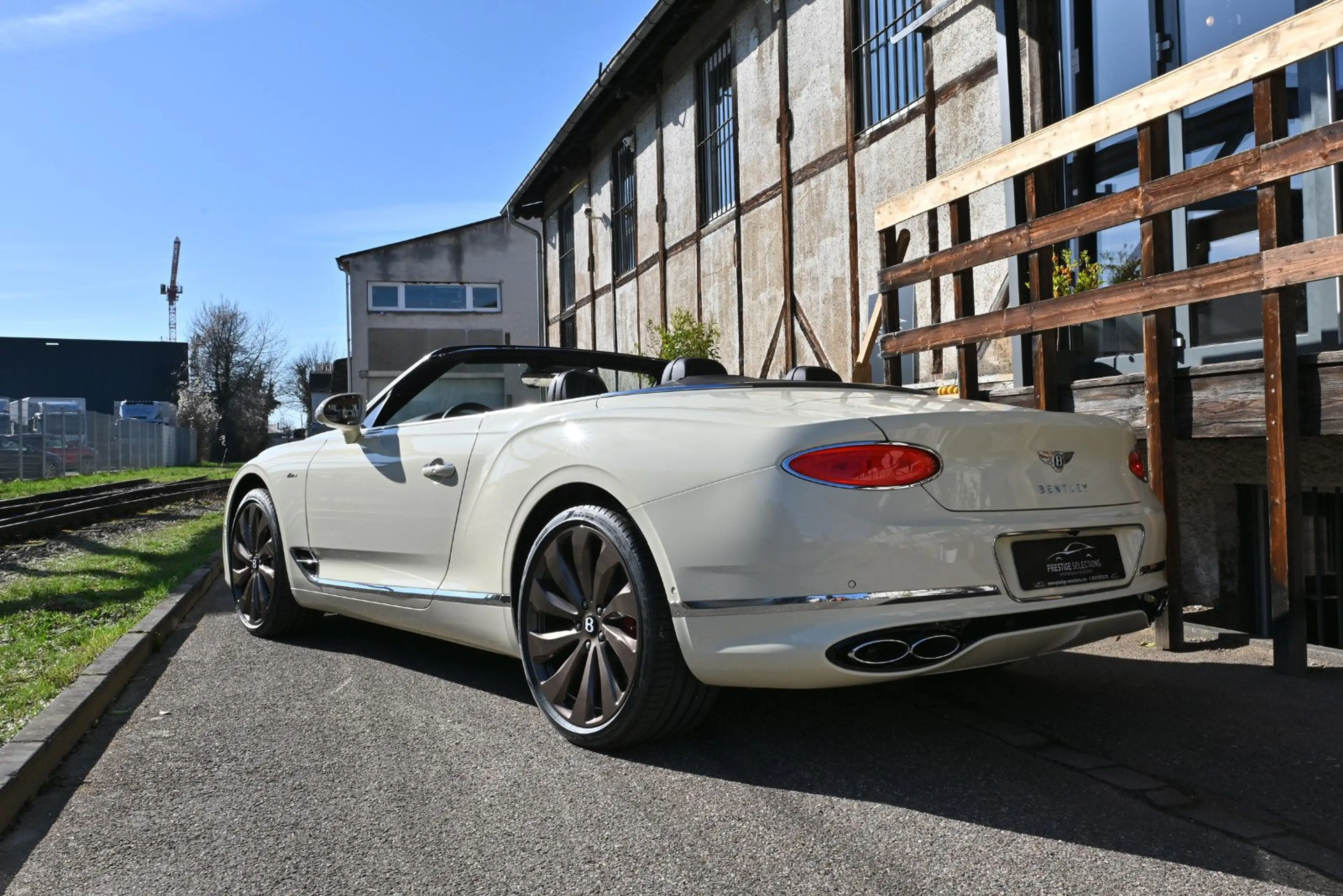 Bentley Continental GTC GTC V8 Azure/Voll!Neuwagen mit TZ!Einzelstück! — photo 5
