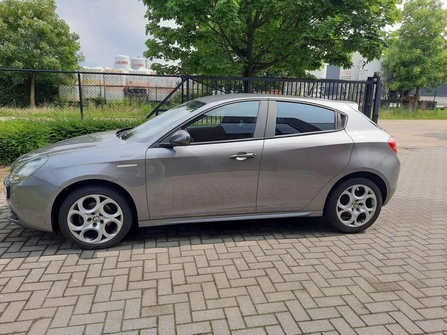 Alfa Romeo Giulietta Giulietta 1.6 JTDM 16V Veloce Gris - 2