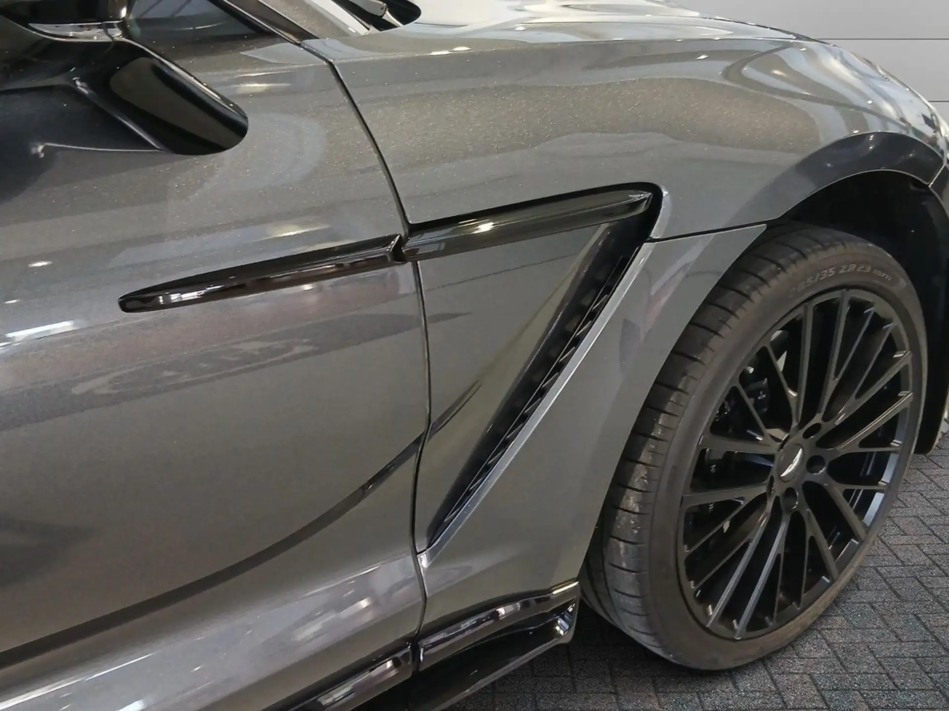 애스턴마틴 DBX 4.0 V8 2024 건메탈 사진 6
