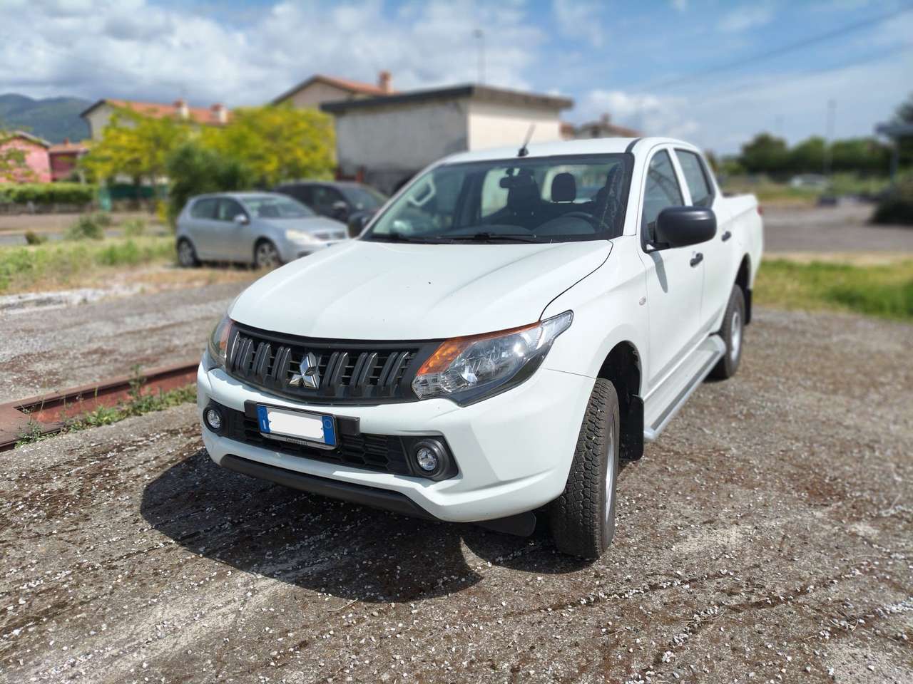 Mitsubishi L200 L200 Cab V 2016 d.cab 2.4d Invite 4wd 154cv N1