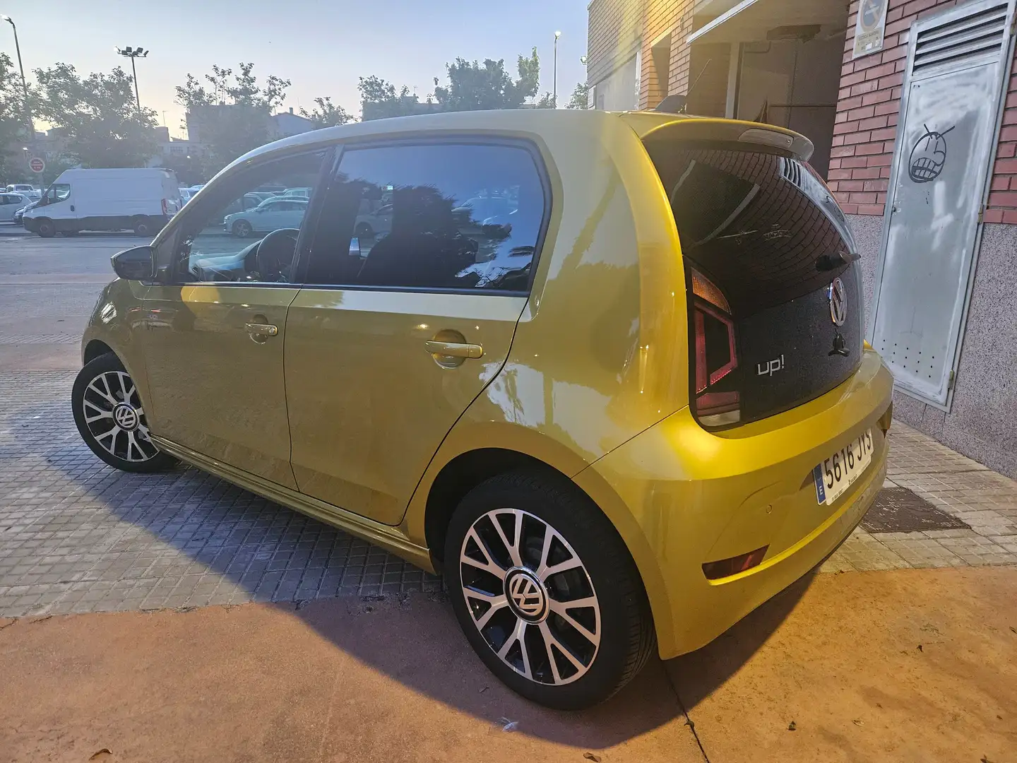 Volkswagen e-up! Amarillo - 2
