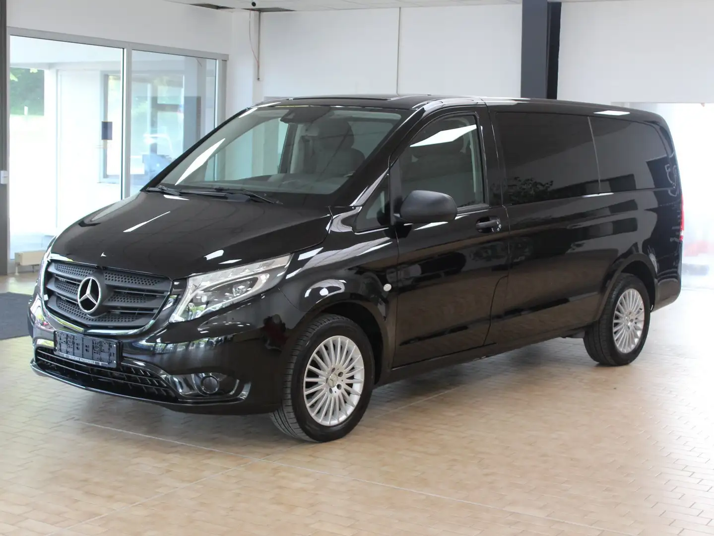 Mercedes-Benz Vito Vito 116CDI Lang 8Sitzer *2xKlima*Standheizung*LED Schwarz - 1