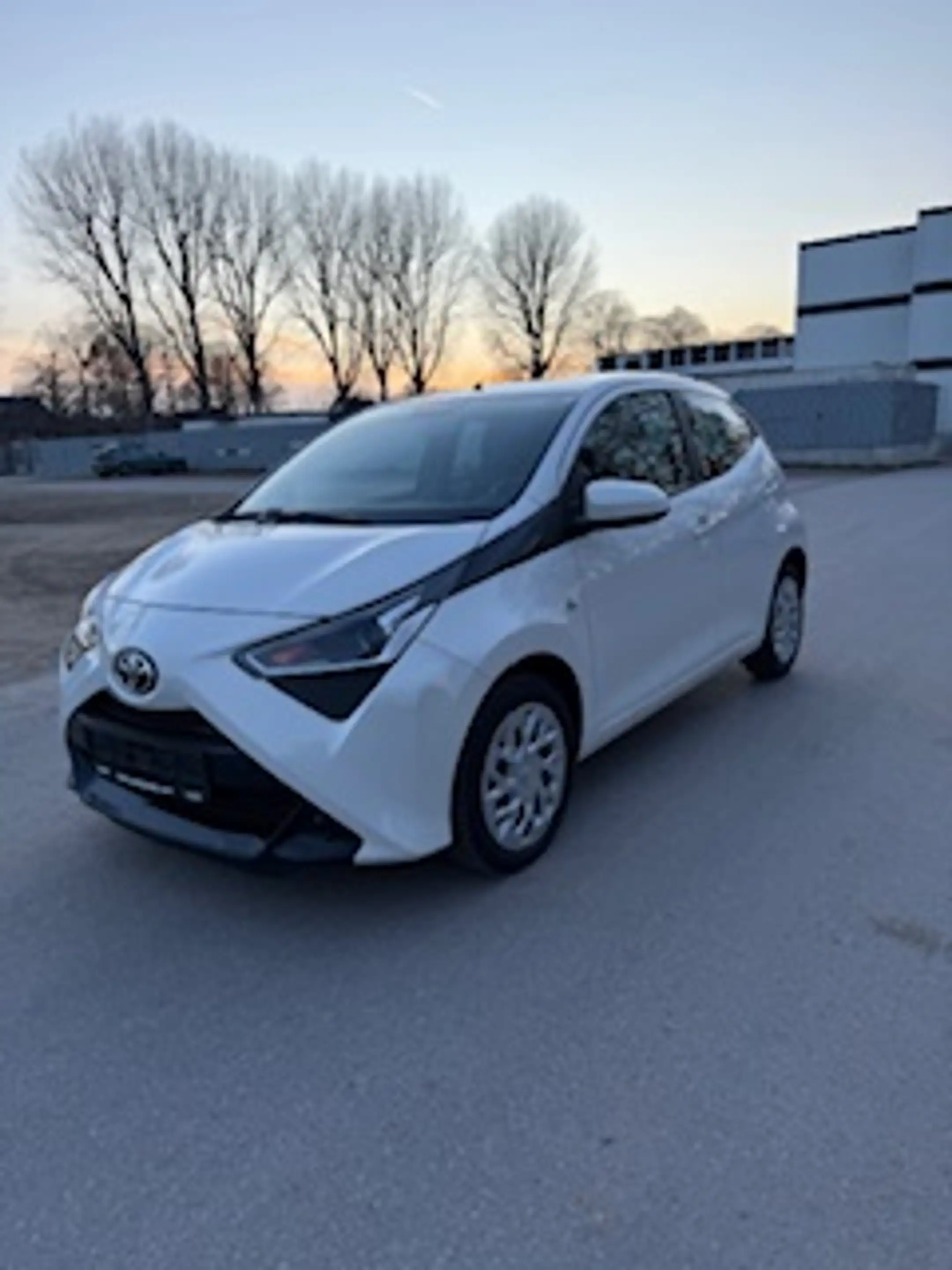 Toyota Aygo x-play Top Zustand Wenig gelaufen , — photo 4