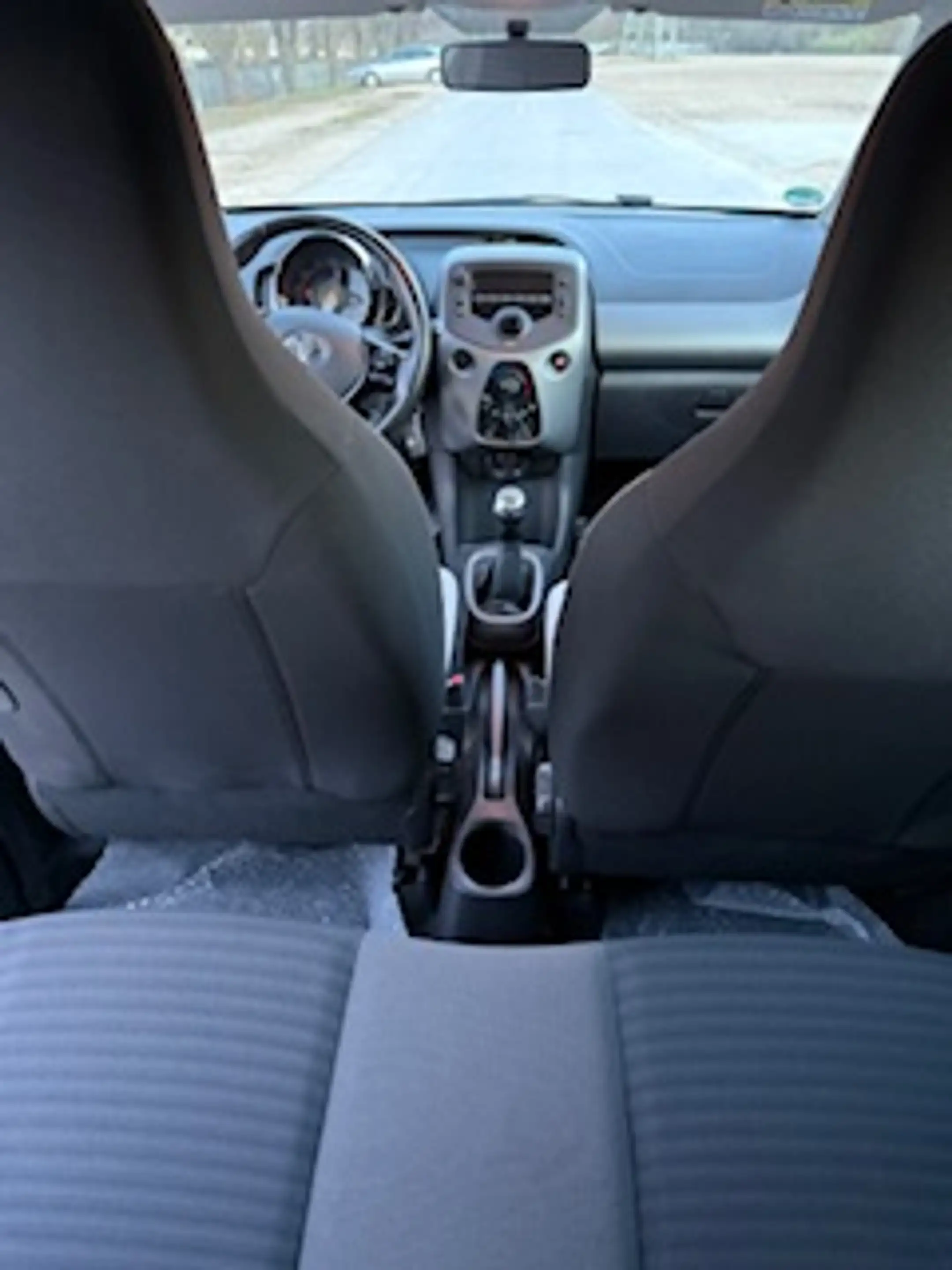 Toyota Aygo x-play Top Zustand Wenig gelaufen , — photo 3