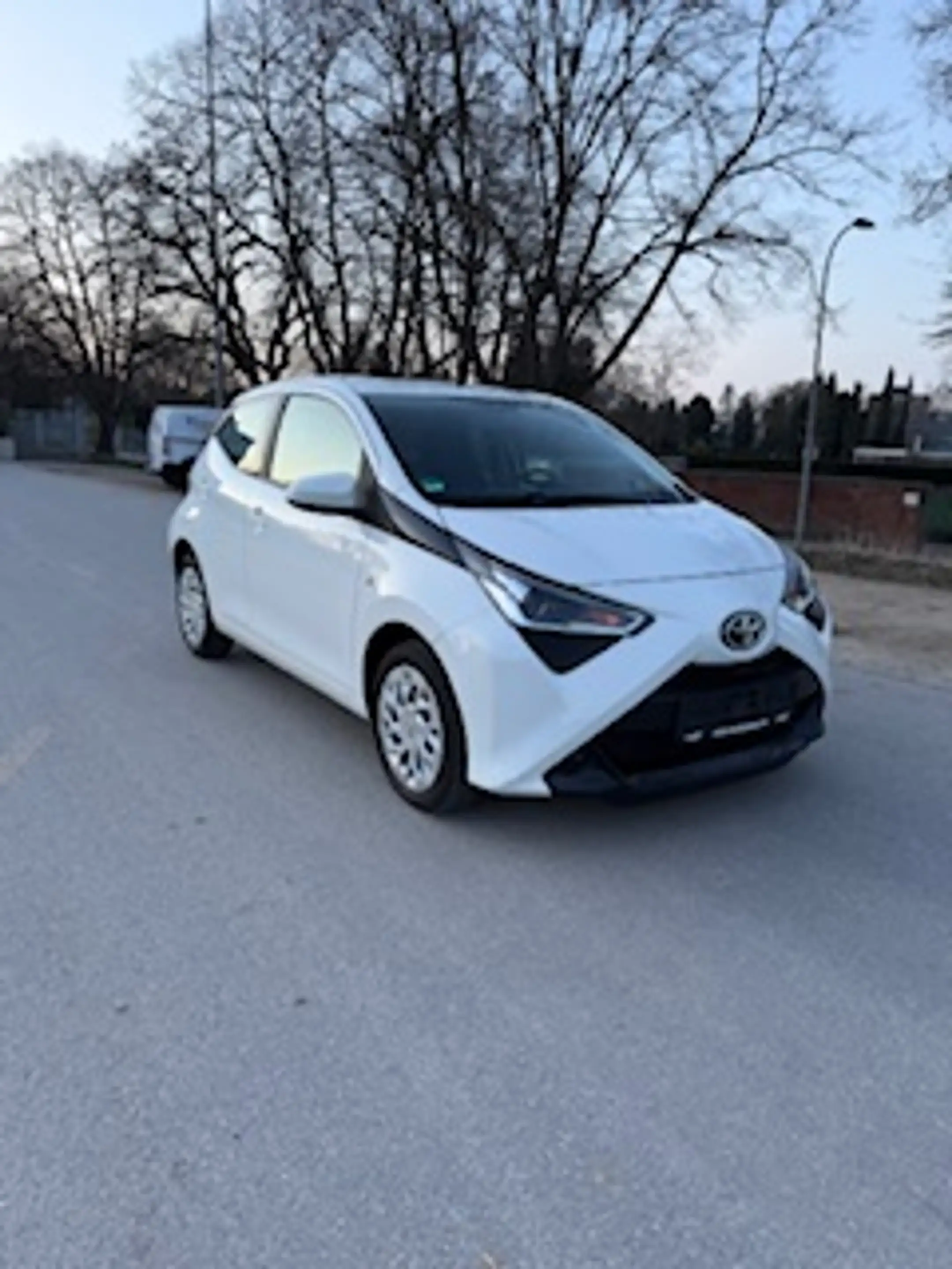 Toyota Aygo x-play Top Zustand Wenig gelaufen , — photo 9