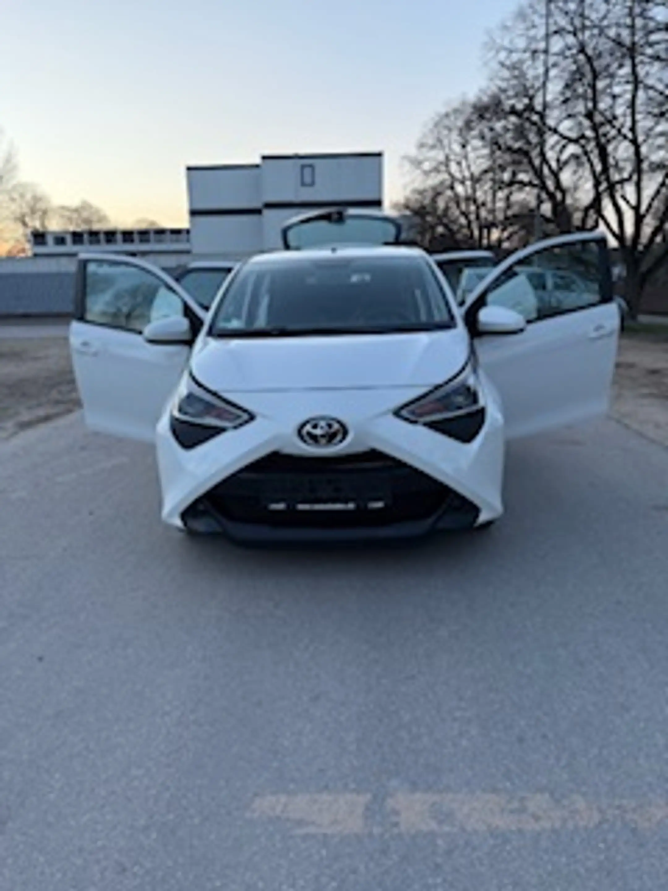 Toyota Aygo x-play Top Zustand Wenig gelaufen ,