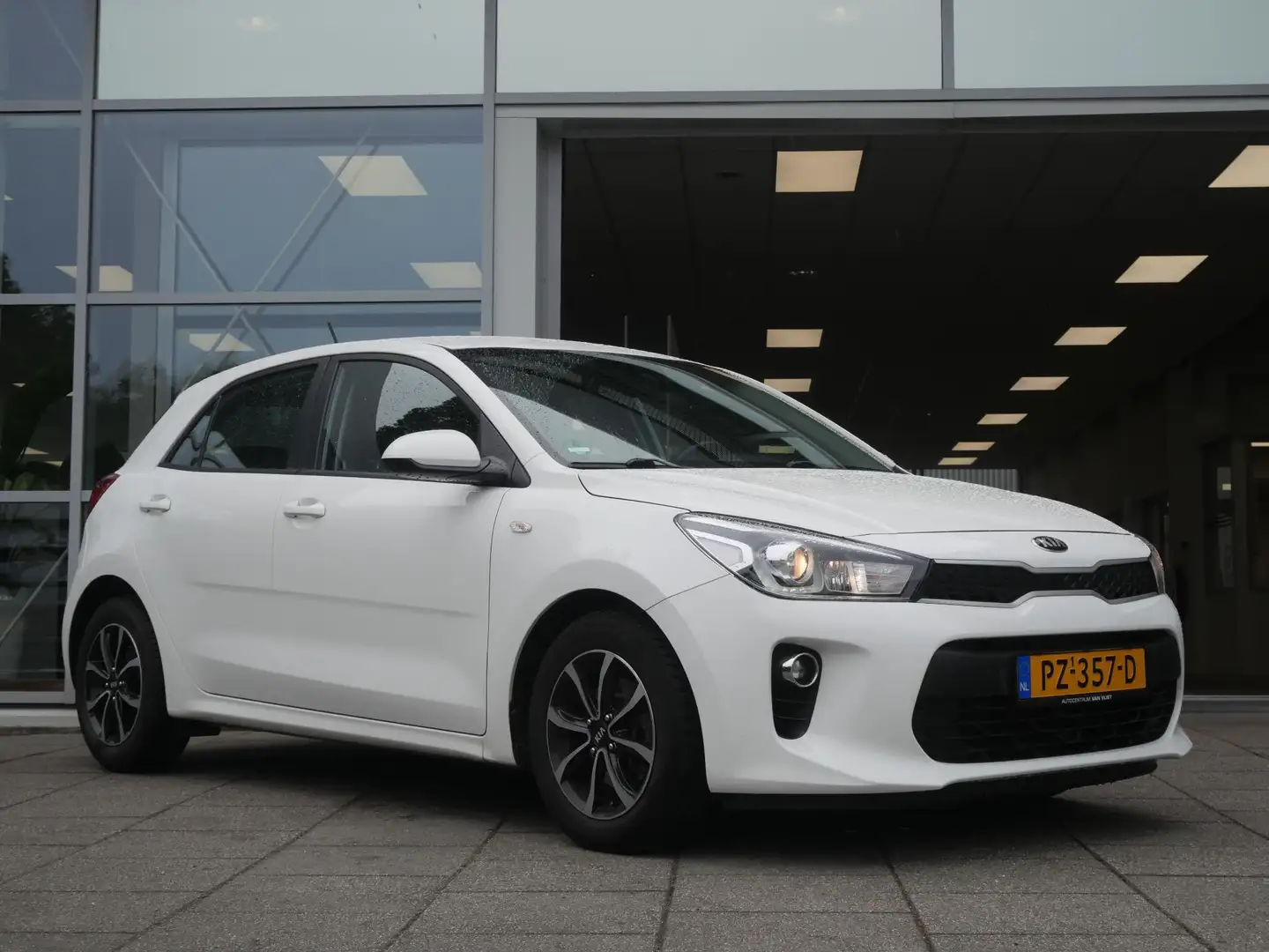 Kia Rio 1.0 TGDI Design Edition Navigator | Half Leer / Al Wit - 2