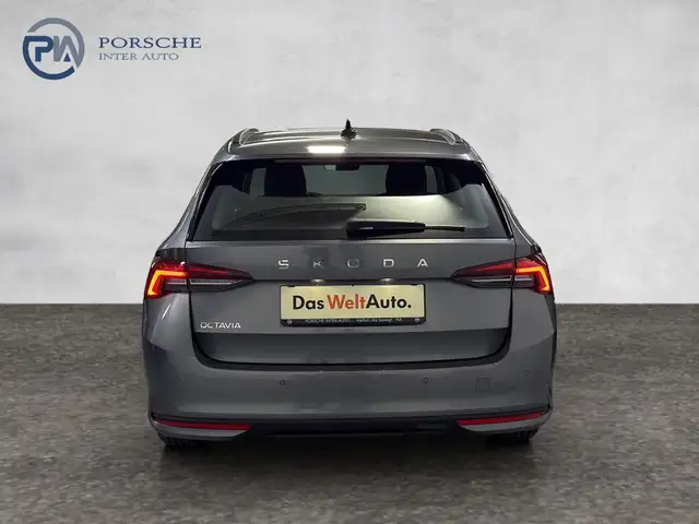 Skoda Octavia view 5