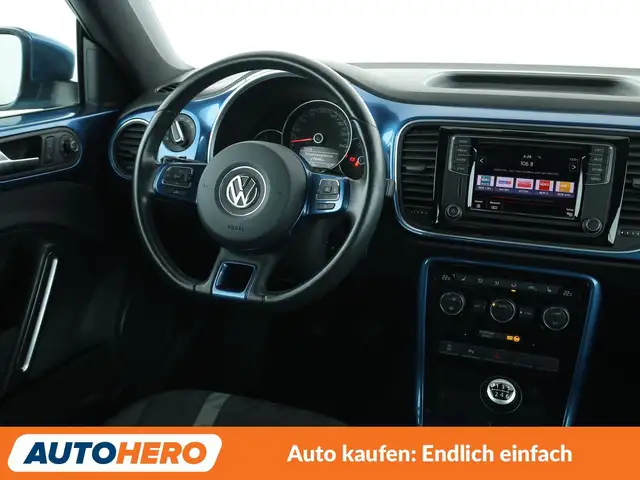 Volkswagen Beetle view 13
