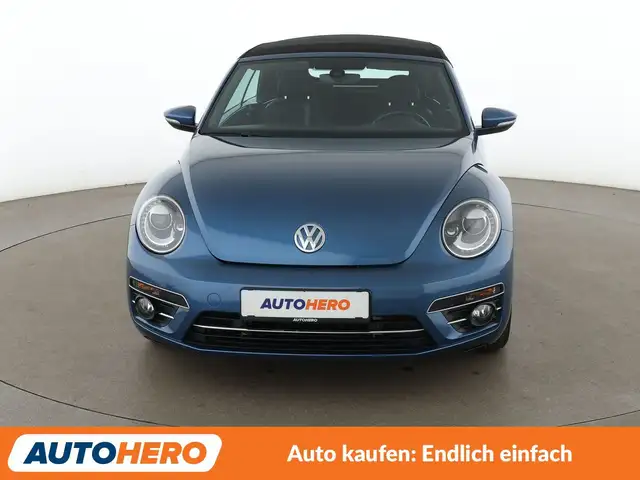 Volkswagen Beetle view 9