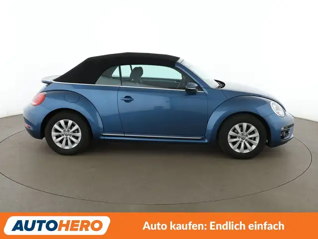 Volkswagen Beetle view 7