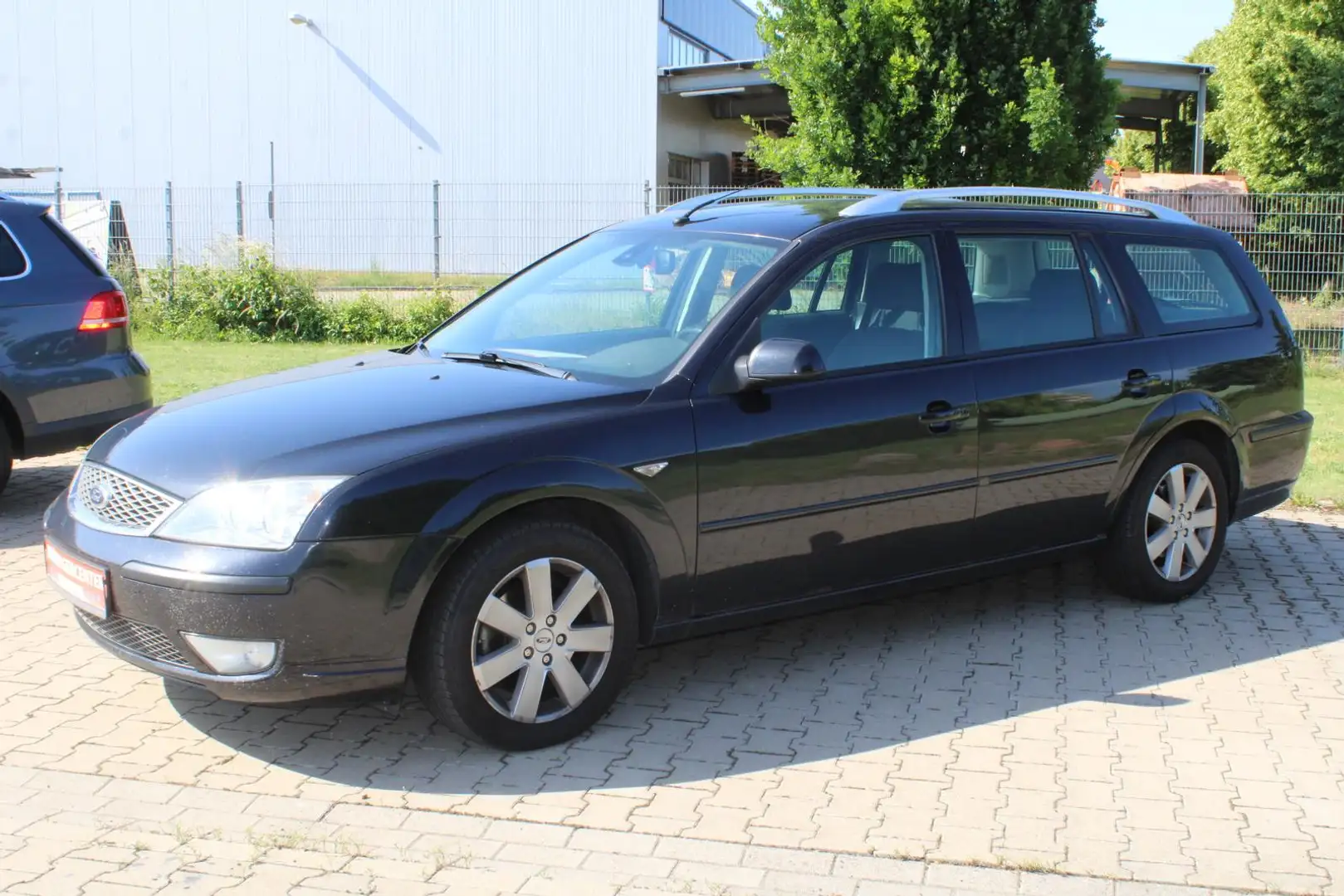 Ford Mondeo 1.8 Trend*AHK*SHZ*NSW*KLIMAAUTO.*beh.F.-SCHEIBE Fekete - 1