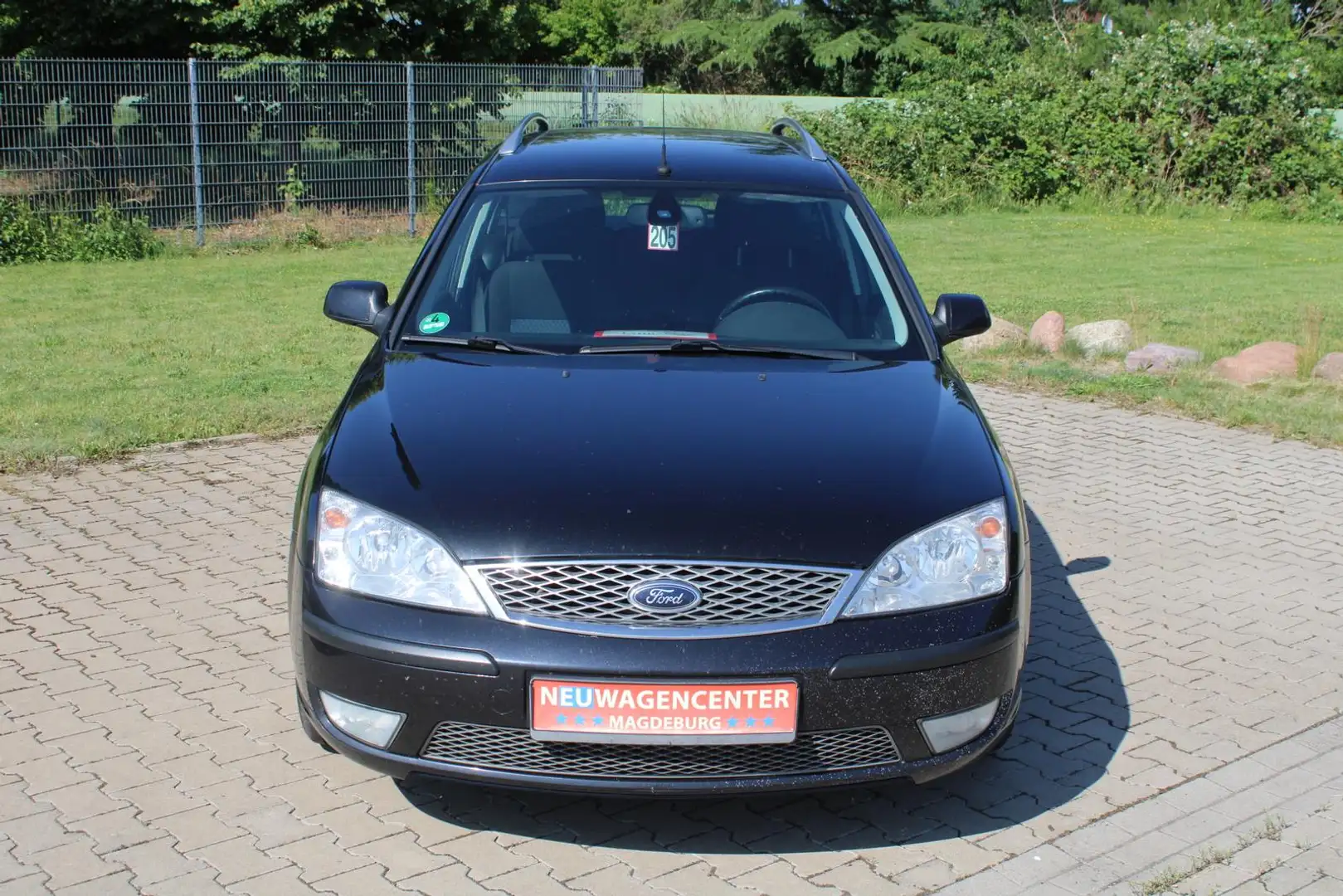 Ford Mondeo 1.8 Trend*AHK*SHZ*NSW*KLIMAAUTO.*beh.F.-SCHEIBE Fekete - 2