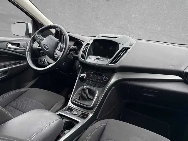 Ford Kuga view 4