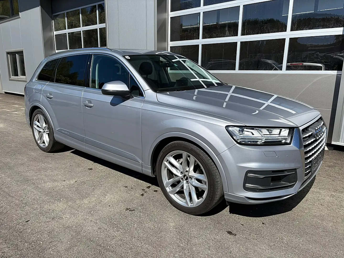 Audi Q7 3,0 TDI ultra quattro Tiptronic, 7 Sitzer, Pano... Silber - 2