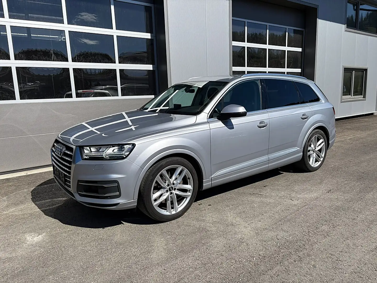Audi Q7 3,0 TDI ultra quattro Tiptronic, 7 Sitzer, Pano... Silber - 1