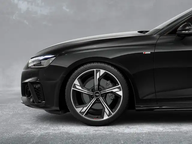 Audi A4 view 4