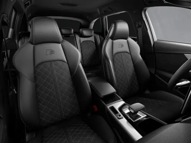 Audi A4 view 10