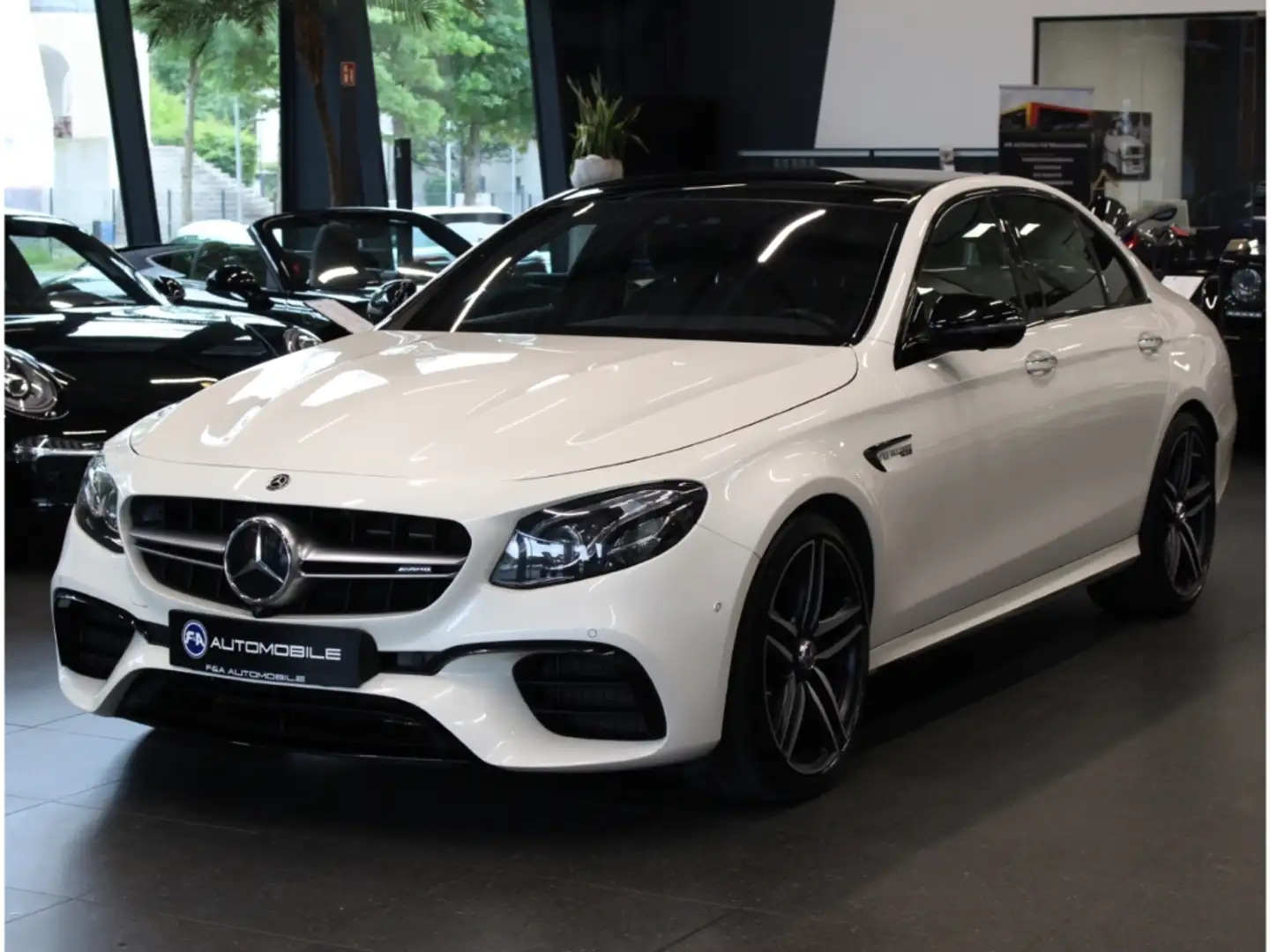 Mercedes-Benz E 63 AMG S 4Matic+ Drivers*Pano*160k NP*VOLL Blanc - 1